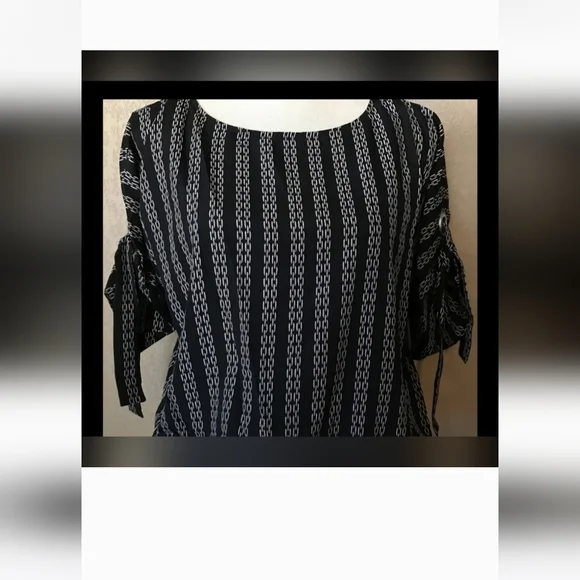 NWOT! MICHAEL KORS BLACK CHAIN PATTERN TOP (S) - Picture 2 of 10